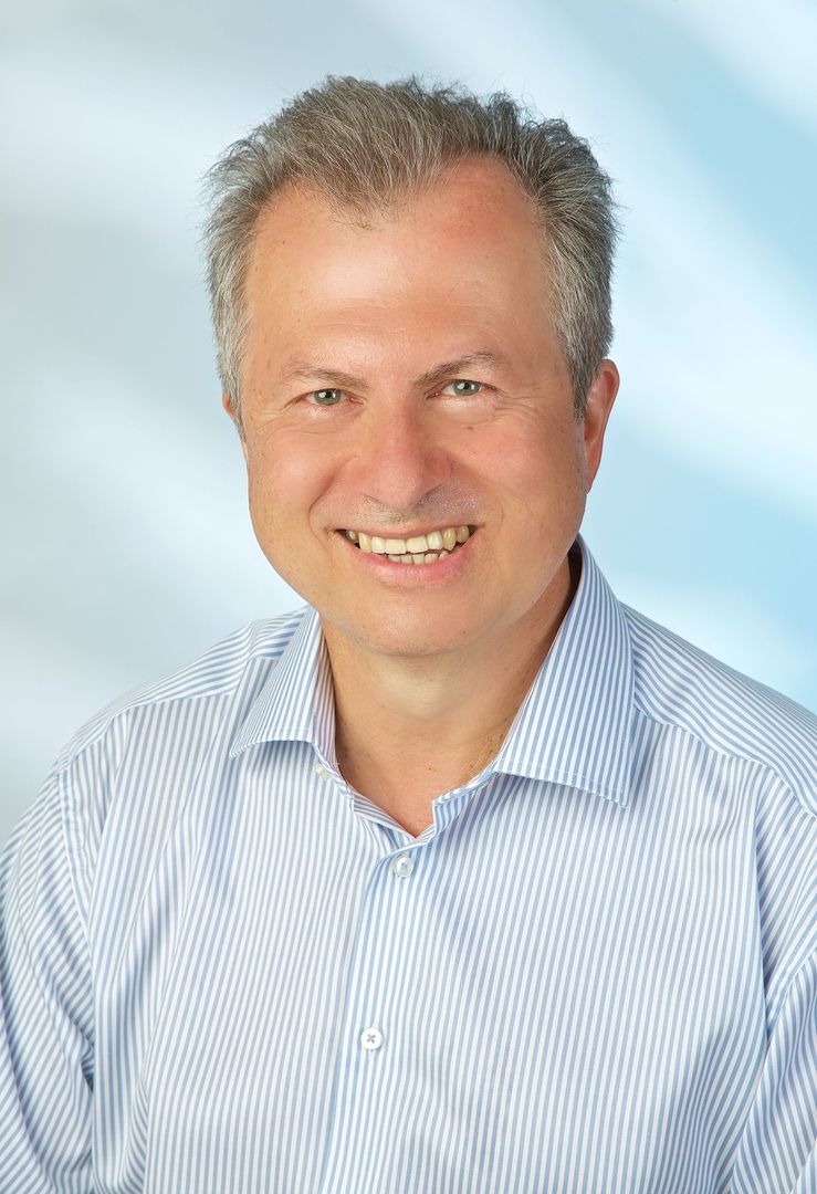 Dr. Helmut Gabriel